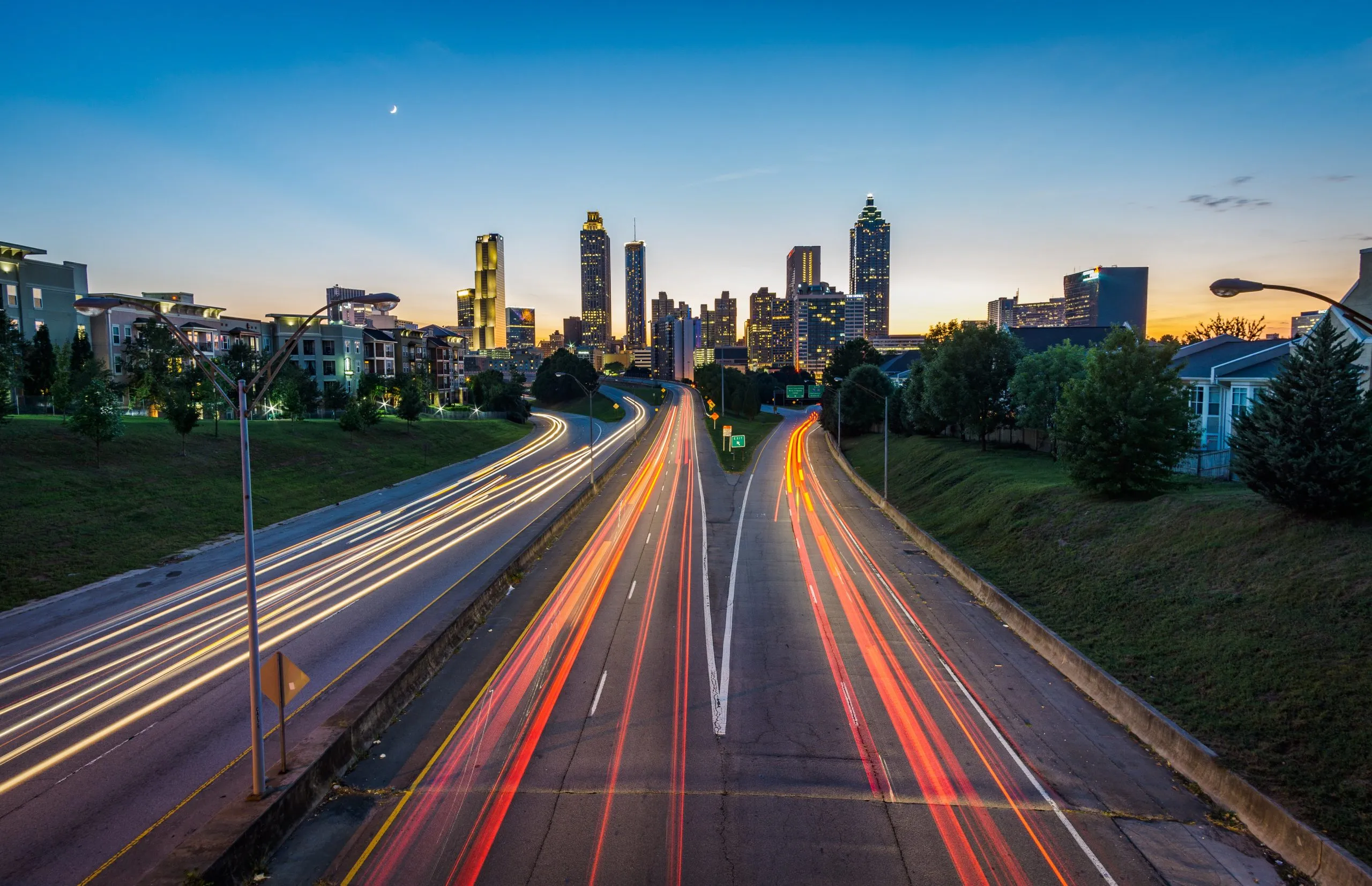 traffic light exposure in front of a beautiful skyline